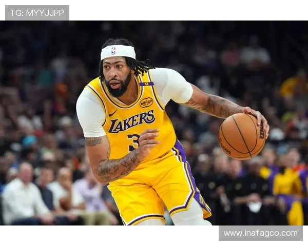 浓眉赛前加入湖人仪式 感动球迷泪目